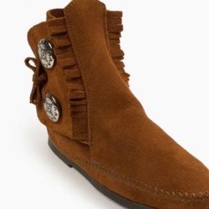 Minnetonka Two Button Hardsole Boots